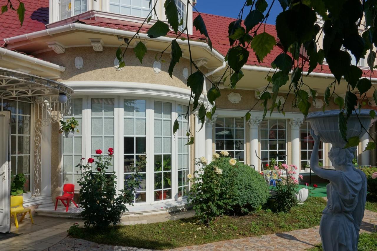 White House Apartments Odessa Exterior foto