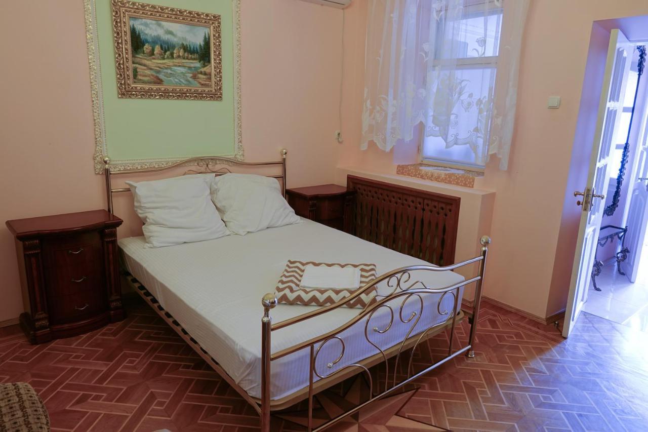 White House Apartments Odessa Exterior foto